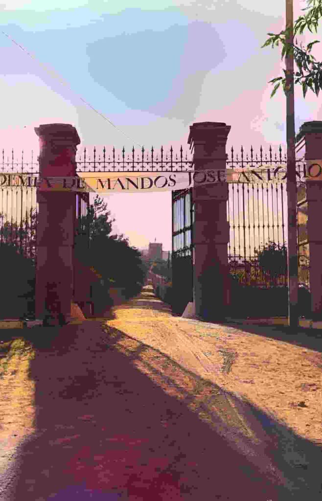 7-1939. El Parc es converteix en Academia de mandos José Antonio del Frente de Juventudes (secció infantil i juvenil de la Falange) aiColor